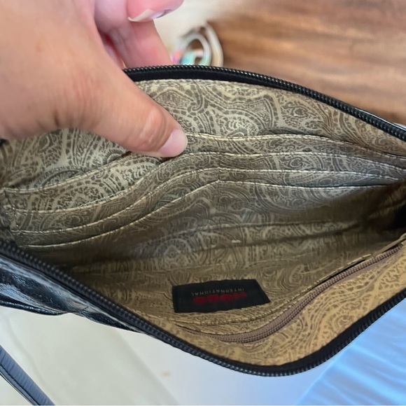 Hobo International Black Glazed Leather Casual Crossbody Handbag Clutch … - Picture 11 of 16